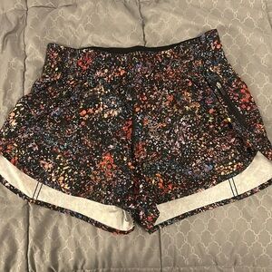 Black speckled lululemon low rise shorts size 8